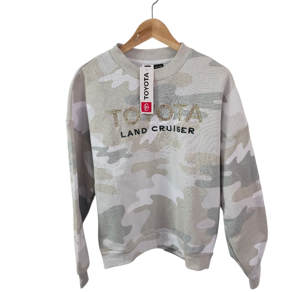 NWT Toyota Land Cruiser Embroidered Logo Gray Camo Sweatshirt Size Small